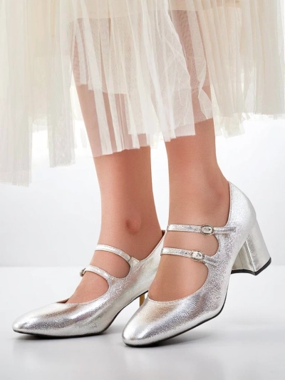 Royalfashion Lackleder-Damenschuhe auf einem Blockabsatz mit Riemen Ovinna