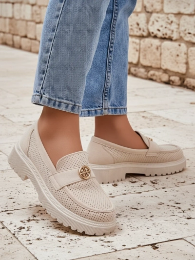 Loafers Damen Callista beige aus Öko-Wildleder mit flacher 4 cm Sohle
