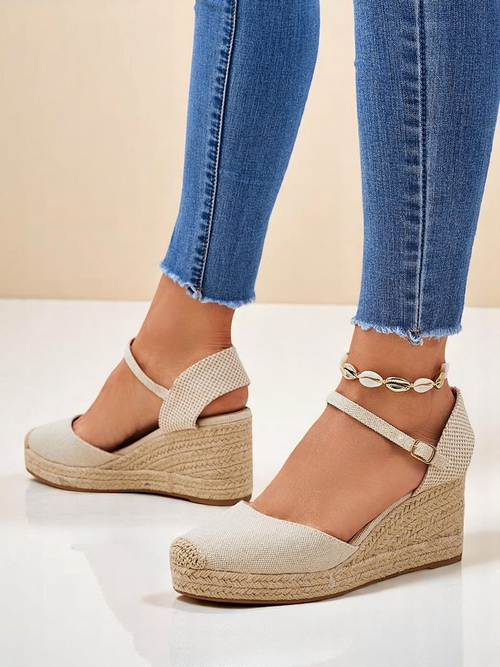 Жіночі сандалі на танкетці Callista Royalfashion бежеві екошкіра