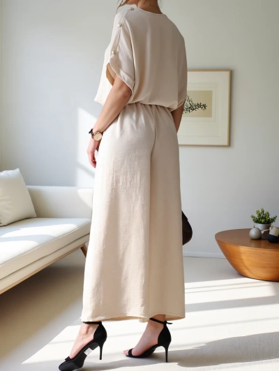 Royalfashion Damen Freizeitanzug mit einer kurzärmligen Bluse und weit geschnittenen Hosen