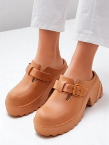 Camel || braun