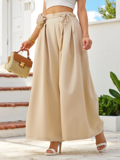 Royalfashion Elegante weite Damenhose mit einem dekorativen Blumenmotiv am Bund