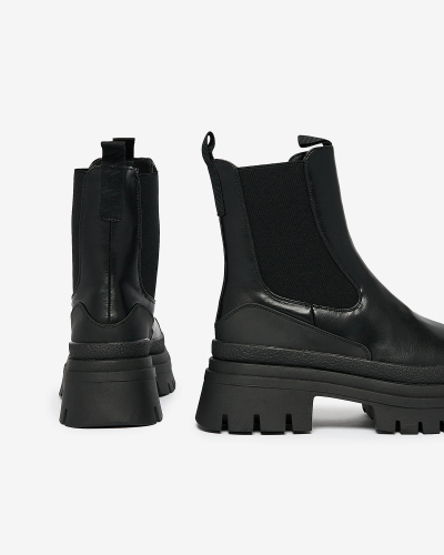 Royalfashion Damenstiefel mit flachem Absatz in Schwarz Neyda