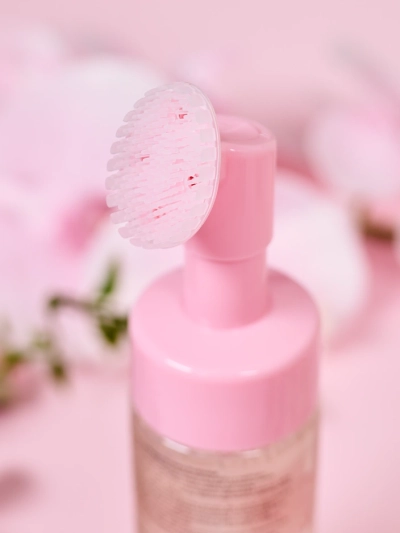 Luxelux Reinigende Feuchtigkeitsspendende Erdbeer-Schaum für das Gesicht 150 ml