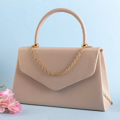 Елегантна золота сумочка на ланцюжку