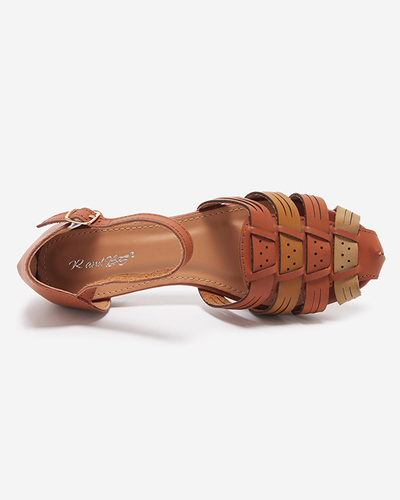 Durchbrochene Damen-Ballerinas mit seitlichem Ausschnitt in der Farbe camel Viholy Footwear