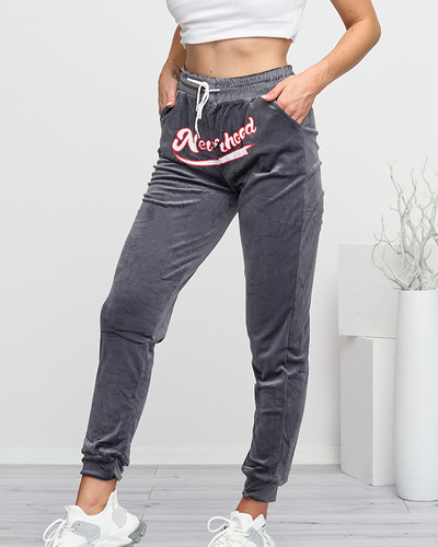 Graue Jogginghose aus Velours für Damen mit der Aufschrift - Kleidung