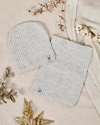 Royalfashion Winter Universal Set - Mützenmütze mit einem Schlauchschal