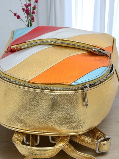 Royalfashion Damenrucksack aus Öko-Leder mit Metallstreifen