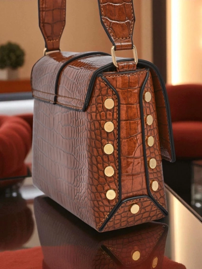 Royalfashion Lackierte kleine Damenhandtasche aus Kunstleder Velia Crest