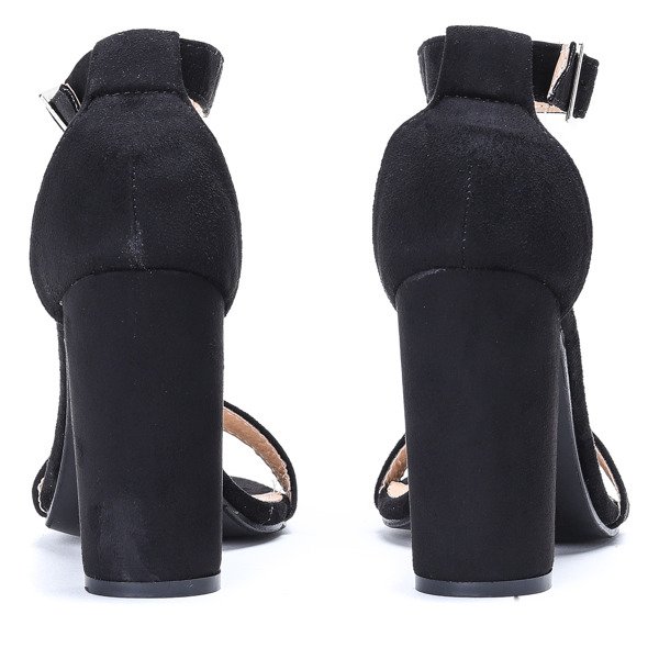 Schwarze Sandalen an einem Pfosten mit Marlenschnalle - Schuhe 1