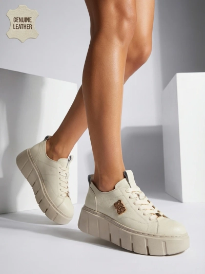 Sportliche Damen-Sneakers aus Naturleder Sacerr