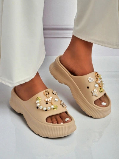 Royalfashion Damen-Gummisandalen mit Verzierungen Slash Glam