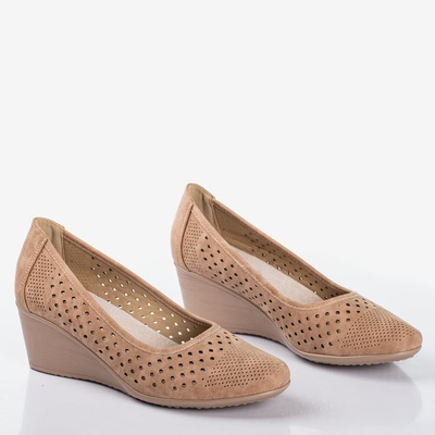 Braune Keilabsätze mit durchbrochenem Polia-Finish - Schuhe