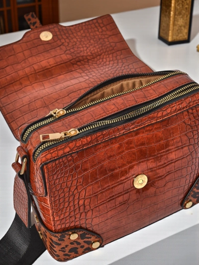 Callista Milano Damenhandtasche aus braunem Öko-Lackleder