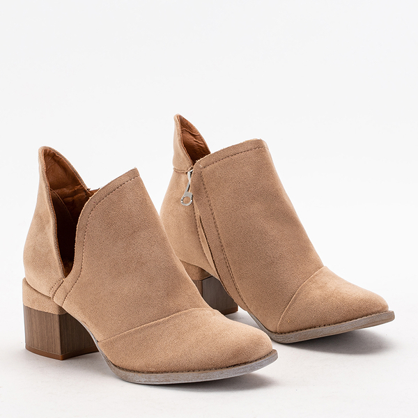 Hellbraune Damen-Isolierstiefel am Karela Pfosten - Schuhe