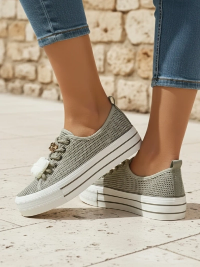 Royalfashion Damen perforierte Sneakers mit Dekorationen Osdo