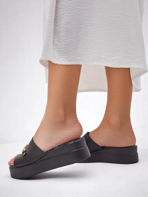 Royalfashion Жіночі босоніжки на танкетці Dalimma