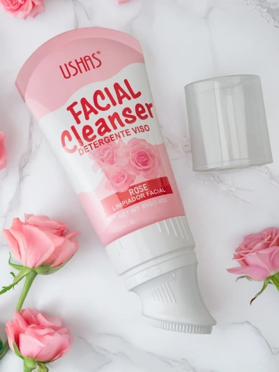Reinigende feuchtigkeitsspendende Rosen-Schäumcreme für das Gesicht 85g