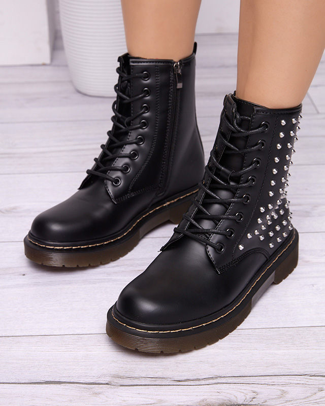 Schwarze, matte Damenstiefel mit Derisa-Nieten - Schuhe