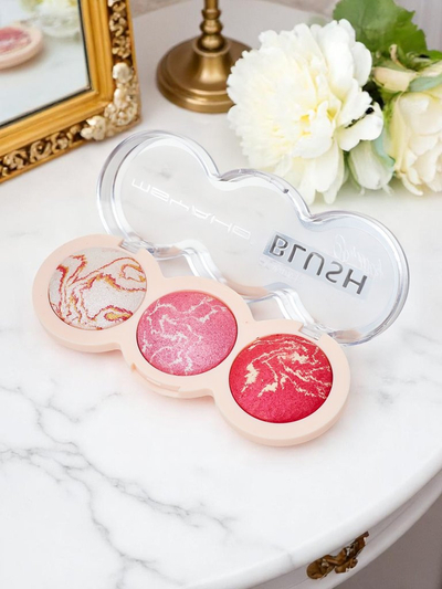 Palette mit 3 Nuancen illuminierendem Rouge für Wangenfarbe