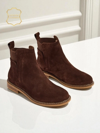 Cuoio Elegante: Braune Wildlederstiefeletten für stilvolle Frauen