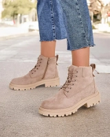 світло-коричневий