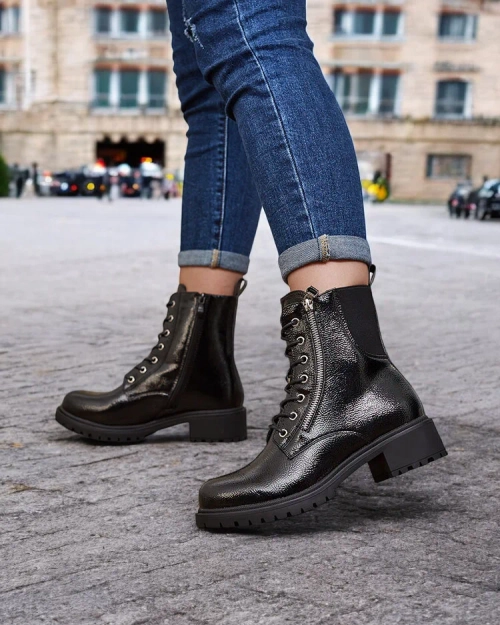 Royalfashion Чорні жіночі черевики з лакованої екошкіри Gaddaxa