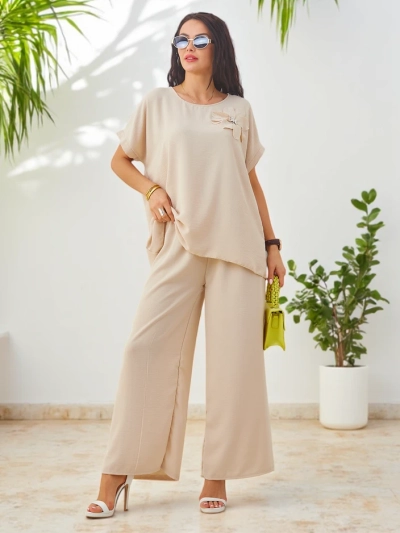 Royalfashion Damen-Set mit kurzen Ärmeln, dekorativer Blume und weitem Hosen