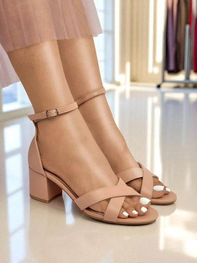 Royalfashion Жіночі босоніжки на низькому стійкому підборі Eleganza Strap