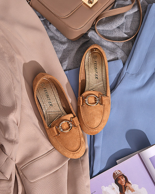 Бежеві жіночі лофери з пряжкою Brussi