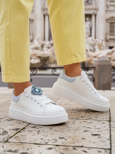 Aurelia Bianco – Weiße Damen-Plateau-Sneakers mit Glamour-Verzierung