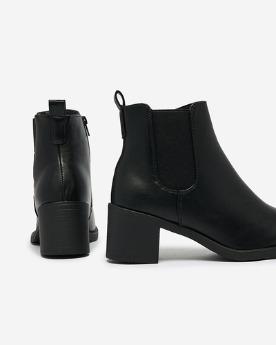 Royalfashion Schwarzer Damenstiefel auf einem Pfosten Nanhelyna