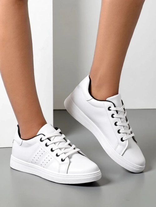 Жіночі спортивні кросівки Royalfashion Fogod на шнурівці