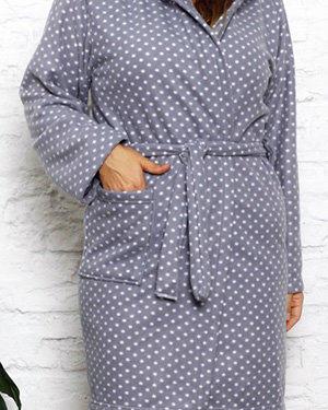 Grauer Damen-Bademantel mit Tupfen PLUS SIZE - Kleidung