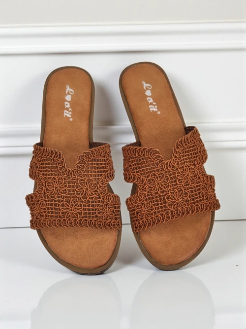 Rpyalfashion Шльопанці жіночі з декоративним ремінцем Braida