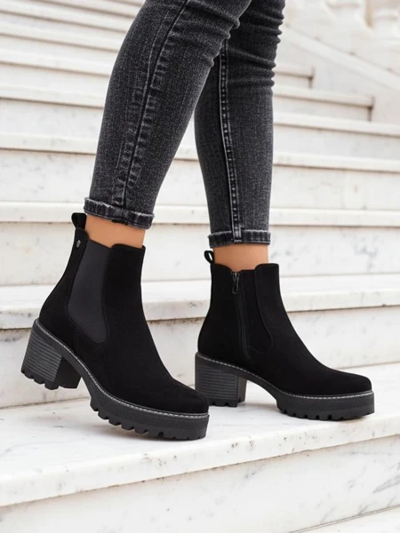 Royalfashion Eco-Wildleder Damen Stiefeletten auf einem Pfosten Segori