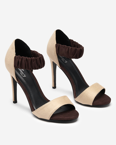 Beige Damensandalen an einer Nadel Veraxy - Schuhe