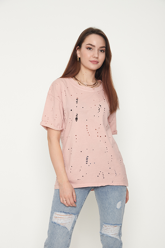 Damen-T-Shirt aus Baumwolle mit dekorativen Löchern in Pastellrosa - Bekleidung