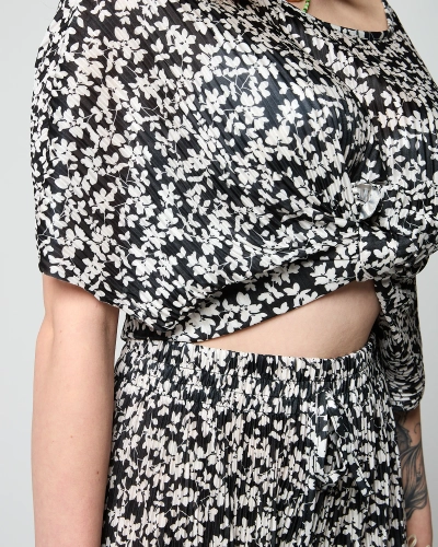 Schwarzes, geblümtes Set für Damen - Kleidung