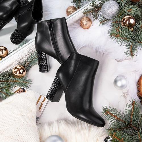 Чорні черевики на високій халяві на шпильках Tevassa - Взуття