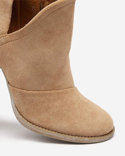 Світло-коричневі жіночі ботильйони з вирізами. Encura - Взуття