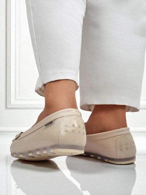 Loafers damskie bezowe Kallista - skora ekologiczna zamszowa premium