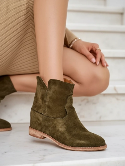 Royalfashion Cowboy-Style Ankle Boots auf einem überdachten Keilabsatz Blueston