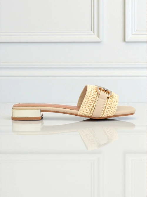 Royalfashion Жіночі шльопанці плетені з прикрасою Aeterna