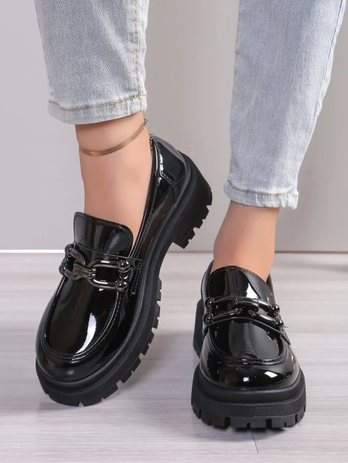 Royalfashion Жіночі лаковані лофери Arieda