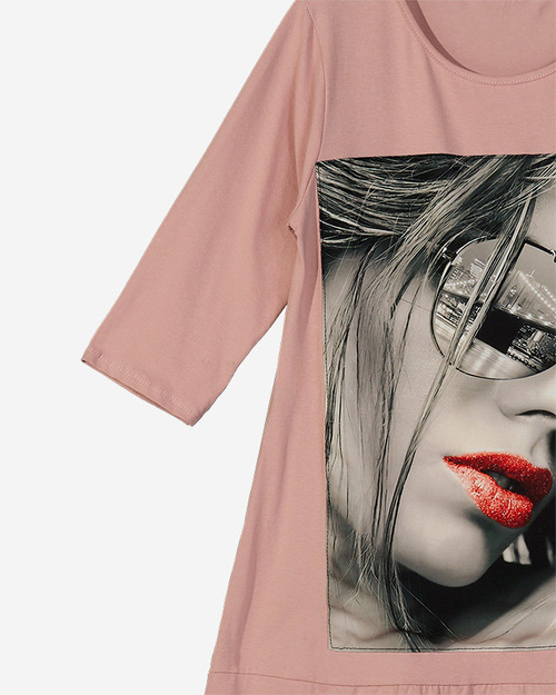 Рожеве жіноче плаття з принтом і відрізом по низу - Одяг