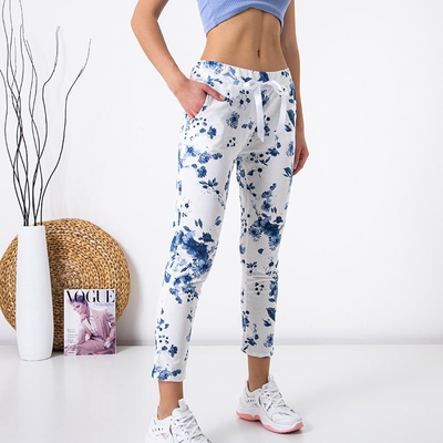 Weiße Damenhose mit Blumenmuster - Kleidung