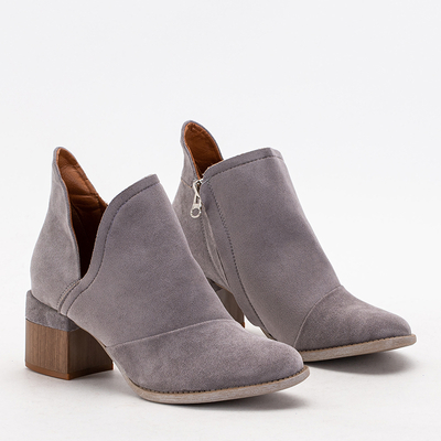 Graue isolierte Damenstiefel am Karela Pfosten - Schuhe