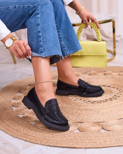 Чорні жіночі мокасини з тисненням Tewneris